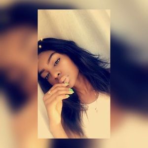 Meet your Posher, Abigail